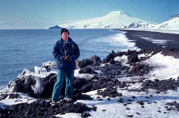 Rob op het strand van Jan Mayen